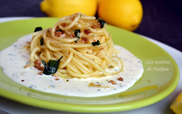 Spaghettis infusés aux écorces de citron et basilic, sauce crémeuse