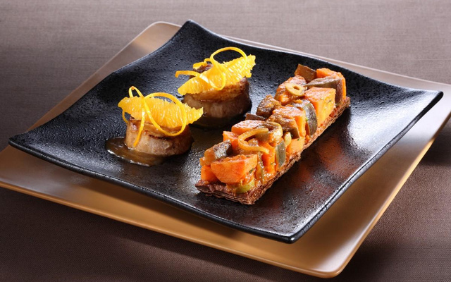 Filet de veau à l'orange sucré de miel et Tajine de Carottes et Olives