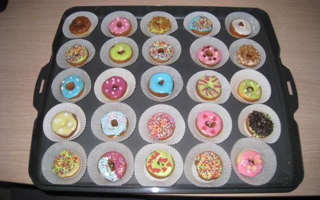 Donuts colorés aux flocons de pommes de terre
