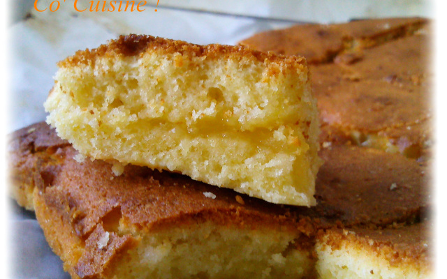 Gâteau fourré à la sauce citron