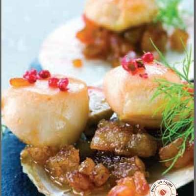 Saint-Jacques tout juste rôties aux marrons glacés