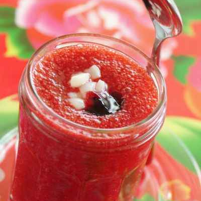 Gaspacho litchis-fraises et gelée de cerises