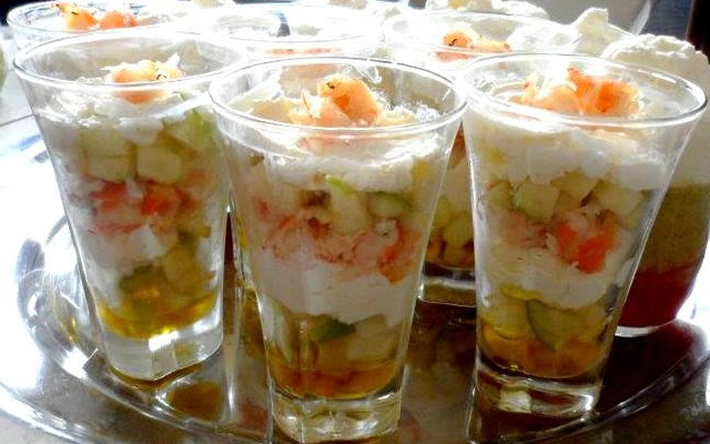 Verrines gambas, pomme verte et fromage à tartiner