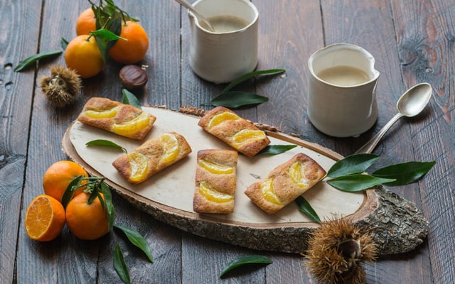 Financiers à la Clémentine de Corse, brousse et noisettes