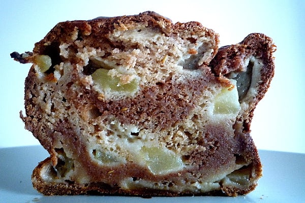 Gâteau marbré pomme-cannelle