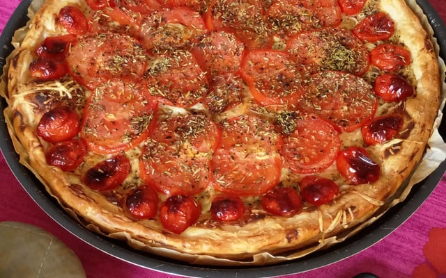 Tarte à la tomate et à la moutarde
