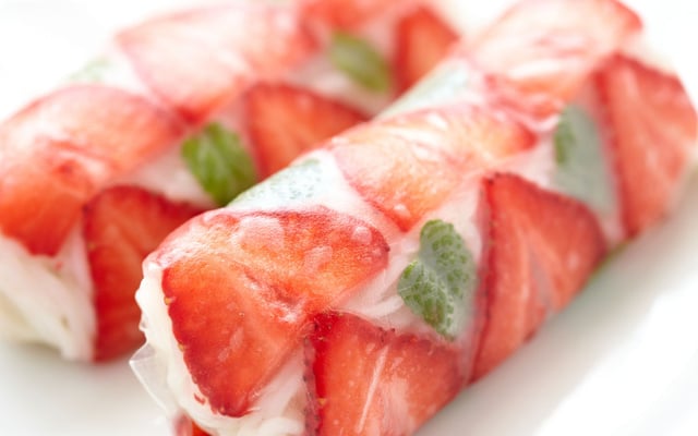Rouleaux de printemps aux fraises