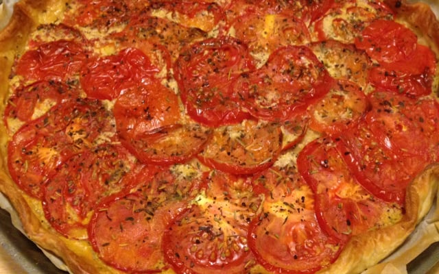 Tarte à la tomate et à la moutarde