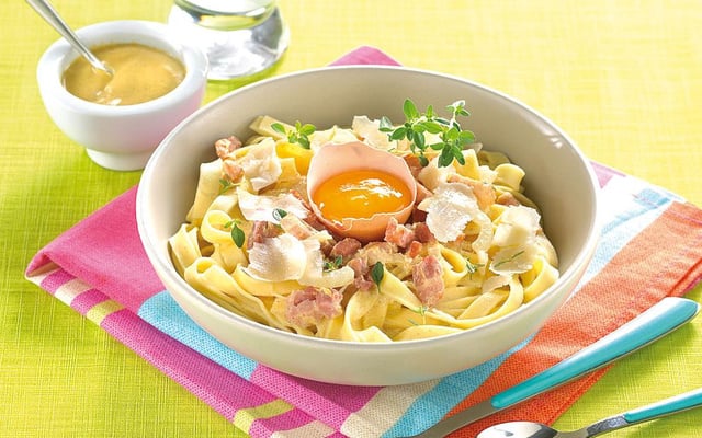 Tagliatelles à la carbonara lardons, crème, moutarde