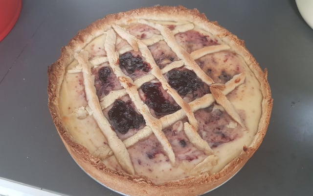 Tarte à la ricotta et confiture de griottes (Crostata con Ricotta e visciole)