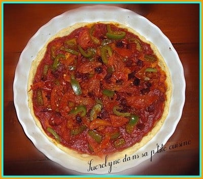 Tarte fine aux légumes du soleil et au chorizo