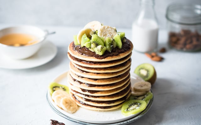 Pancakes au lait d’amandes et pâte à tartiner croustillante Gavottes