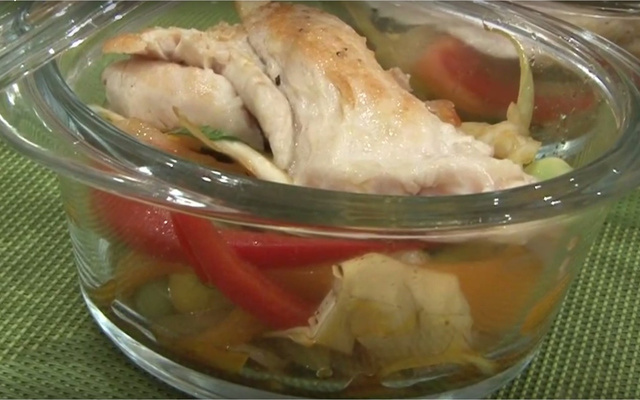 Wok de légumes au poulet en cocotte