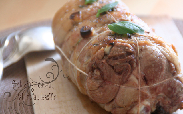 Filet d'agneau à l'ail et au basilic