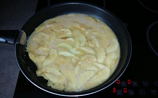 Gâteau aux pommes à la poêle