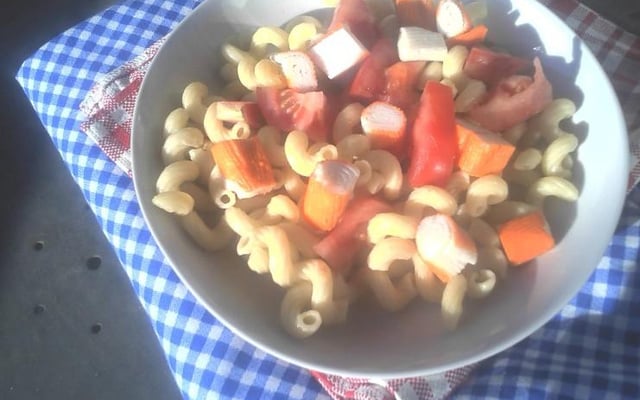 Salade de pâtes au surimi