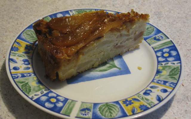 Gâteau aux amandes et poires caramélisées