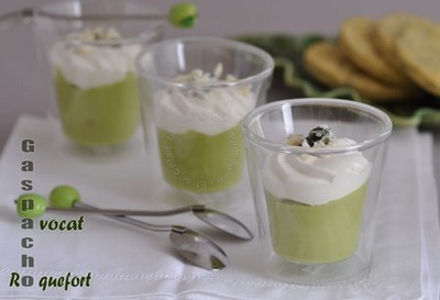 Verrines de gaspacho d'avocat au Roquefort en gaspacho