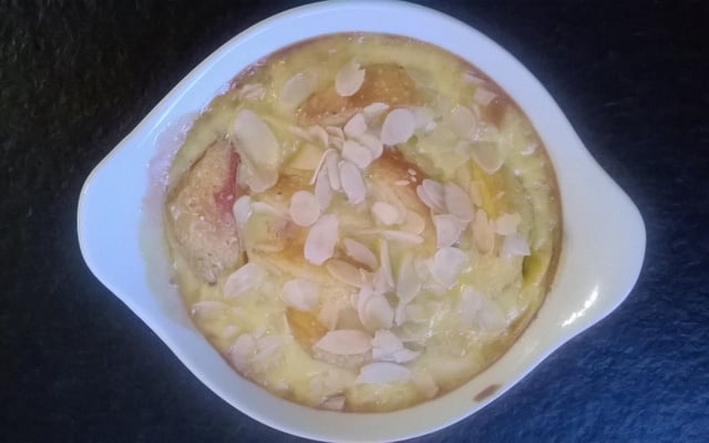 Gratin de pêches aux amandes
