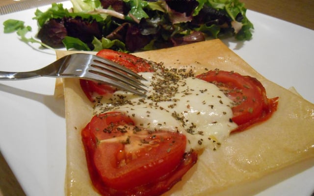 Brick chorizo & mozzarella