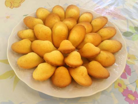 Madeleines légères parfumées au citron