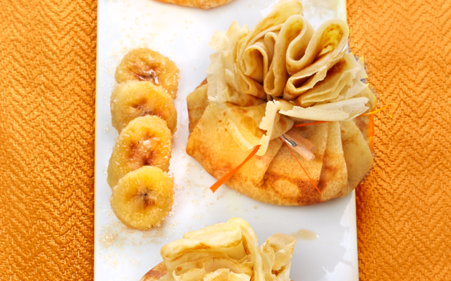 Aumônières de crêpes aux bananes rôties, citron et cassonade