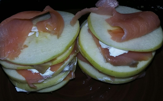 Carpaccio de pommes à la truite fumée