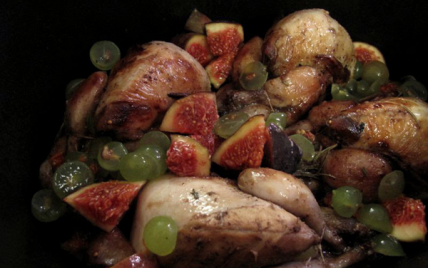 Cailles en cocottes farcies aux raisins et aux figues