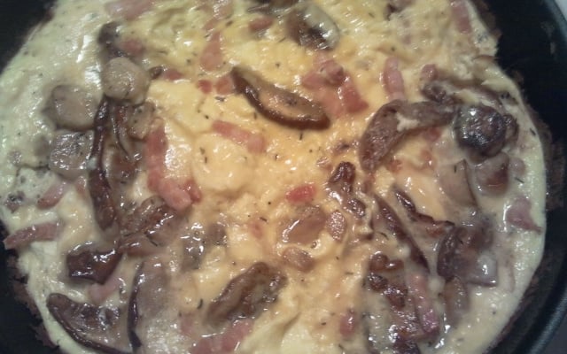 Omelette aux cèpes et ses lardons