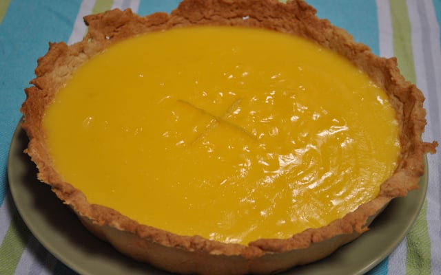 Tarte feuilletée à la crème de citron et d'amande