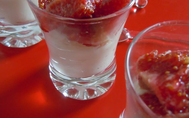 Figue noire sur un lit de mousse de petit suisse et chocolat blanc vanillé...