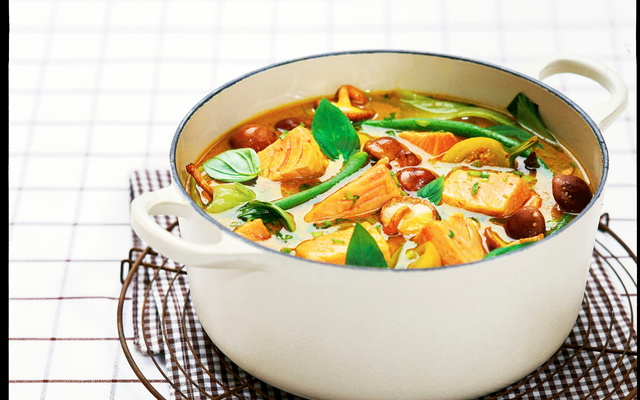 Potage de saumon de Norvège aux saveurs asiatiques