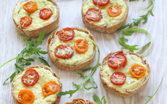 Mini tortilla quiche ricotta et tomates cerise