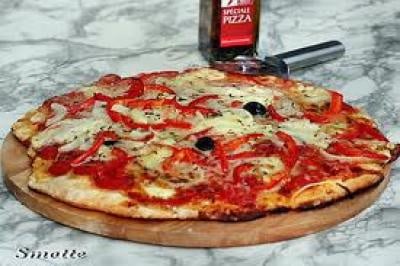 Pizza oignons et poivron rouge