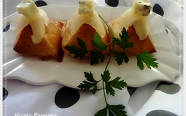 Pyramides de poires au roquefort