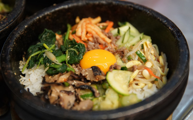 Bibimbap aux champignons frais