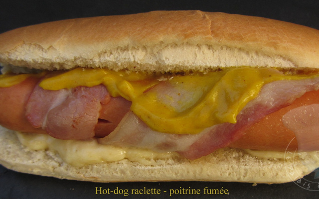 Hot dog raclette poitrine fumée