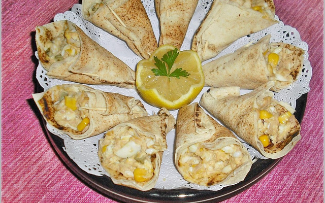 Cornets de pain libanais au thon et maïs