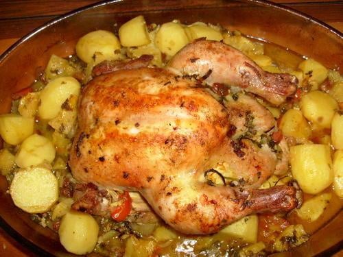 Poulet aux pommes de terre cuit au four