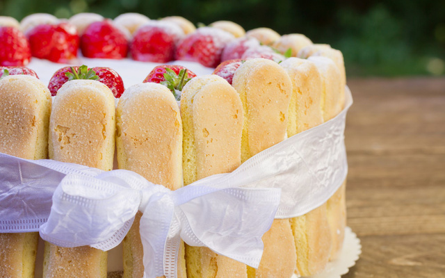 Charlotte légère aux fruits