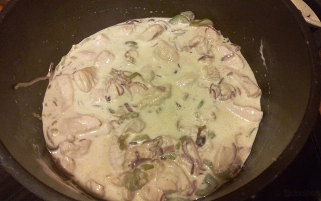 Wok de dinde curry, coco et banane