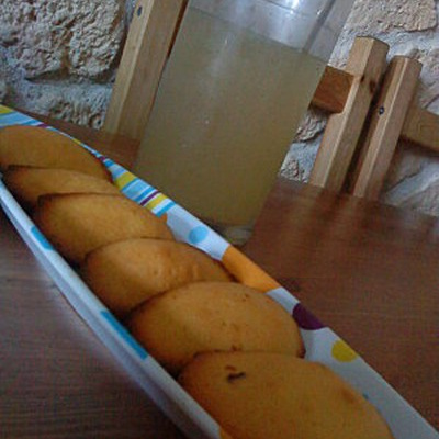 Madeleine à l'eau de fleur d'oranger