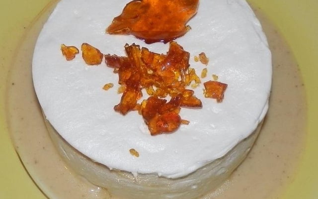 Îles flottante à la rose, éclats de caramel