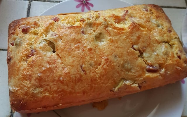 Cake aux lardons et olives