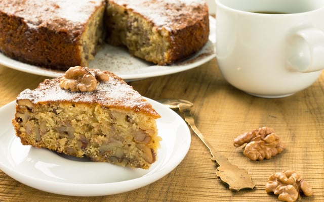 Gâteau aux noix et sucre complet