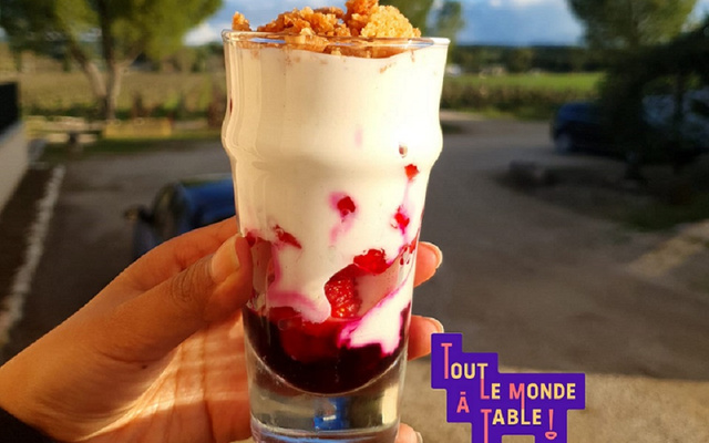 Crumble de fraises au confit de betterave par Hugues Marrec et Louna