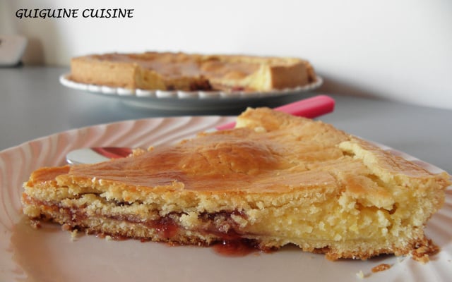 Gâteau basque aux fraises