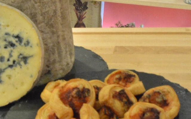 Feuilletés banane et poire à la Fourme d'Ambert