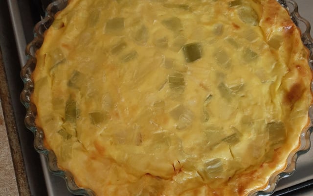 Quiche sans pâte au saumon et poireau