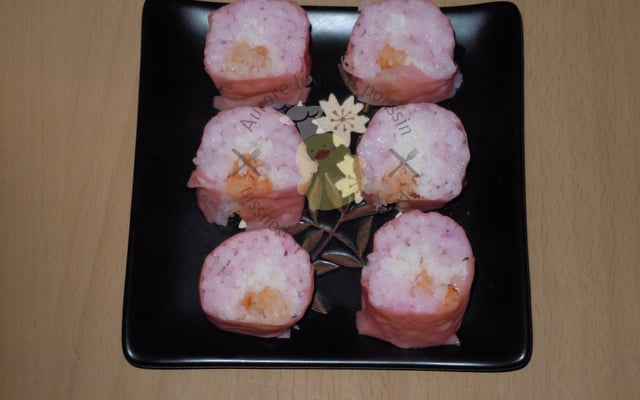 Maki rose de crabe et crevettes